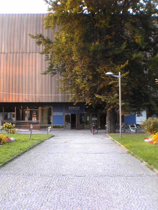 brucknerhaus doors